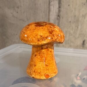 Vintage shaker mushroom